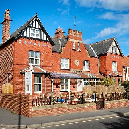 Launceston Villa Whitby Exterior photo