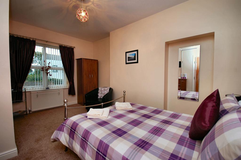 Launceston Villa Whitby Exterior photo
